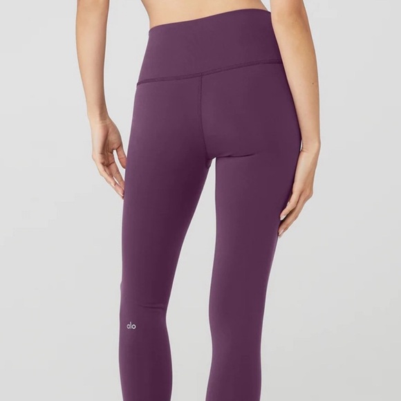 Alo Airlift High Waist Capris - Picture 1 of 5